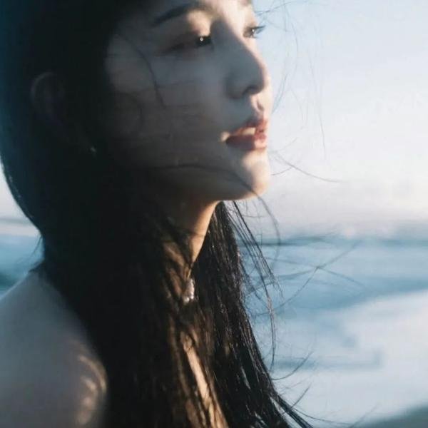 悲伤的孩子